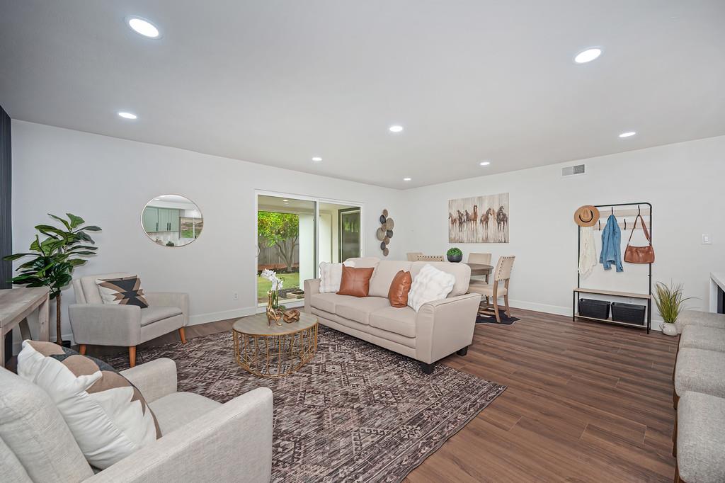 Pending, 4 Bedrooms, 3 Bathrooms, Single Family Home, Sacto South Land Park/Greenhaven, 5716 Lonsdale Dr, Sacramento, CA 95822-2428, Beth Christensen, Dunnigan Realtors, Top Agent