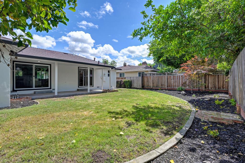Pending, 4 Bedrooms, 3 Bathrooms, Single Family Home, Sacto South Land Park/Greenhaven, 5716 Lonsdale Dr, Sacramento, CA 95822-2428, Beth Christensen, Dunnigan Realtors, Top Agent