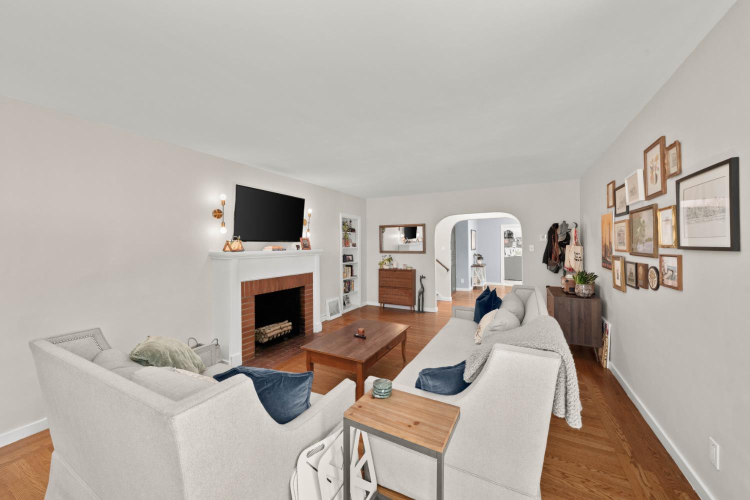 Active, 4 Bedrooms, 2 Bathrooms, Duplex, East Sac, 408 Santa Ynez Way, Sacramento, CA 95816-3422, Beth Christensen, Dunnigan Realtors, Top Agent Active, 4 Bedrooms, 2 Bathrooms, Duplex, East Sac, 408 Santa Ynez Way, Sacramento, CA 95816-3422, Beth Christensen, Dunnigan Realtors, Top Agent