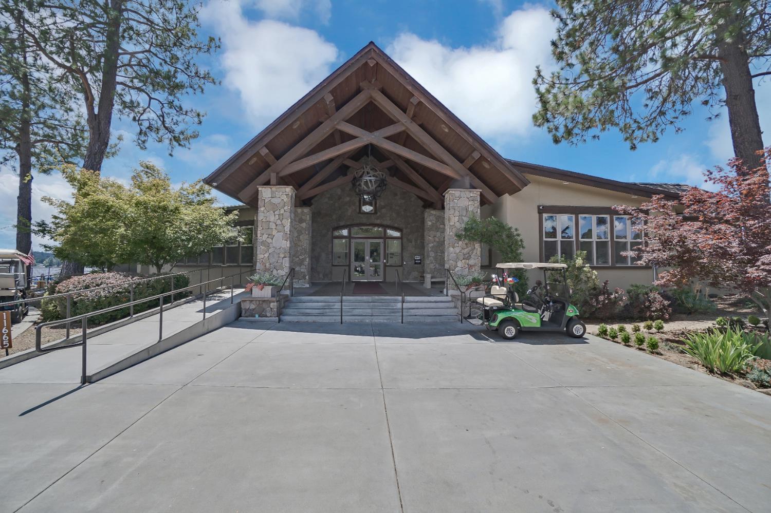 Active, 5 Bedrooms, 3 Bathrooms, Single Family Home, South County - Lake of the Pines, 13146 Torrey Pines Dr, Auburn, CA 95602-8183, Beth Christensen, Dunnigan Realtors, Top Agent