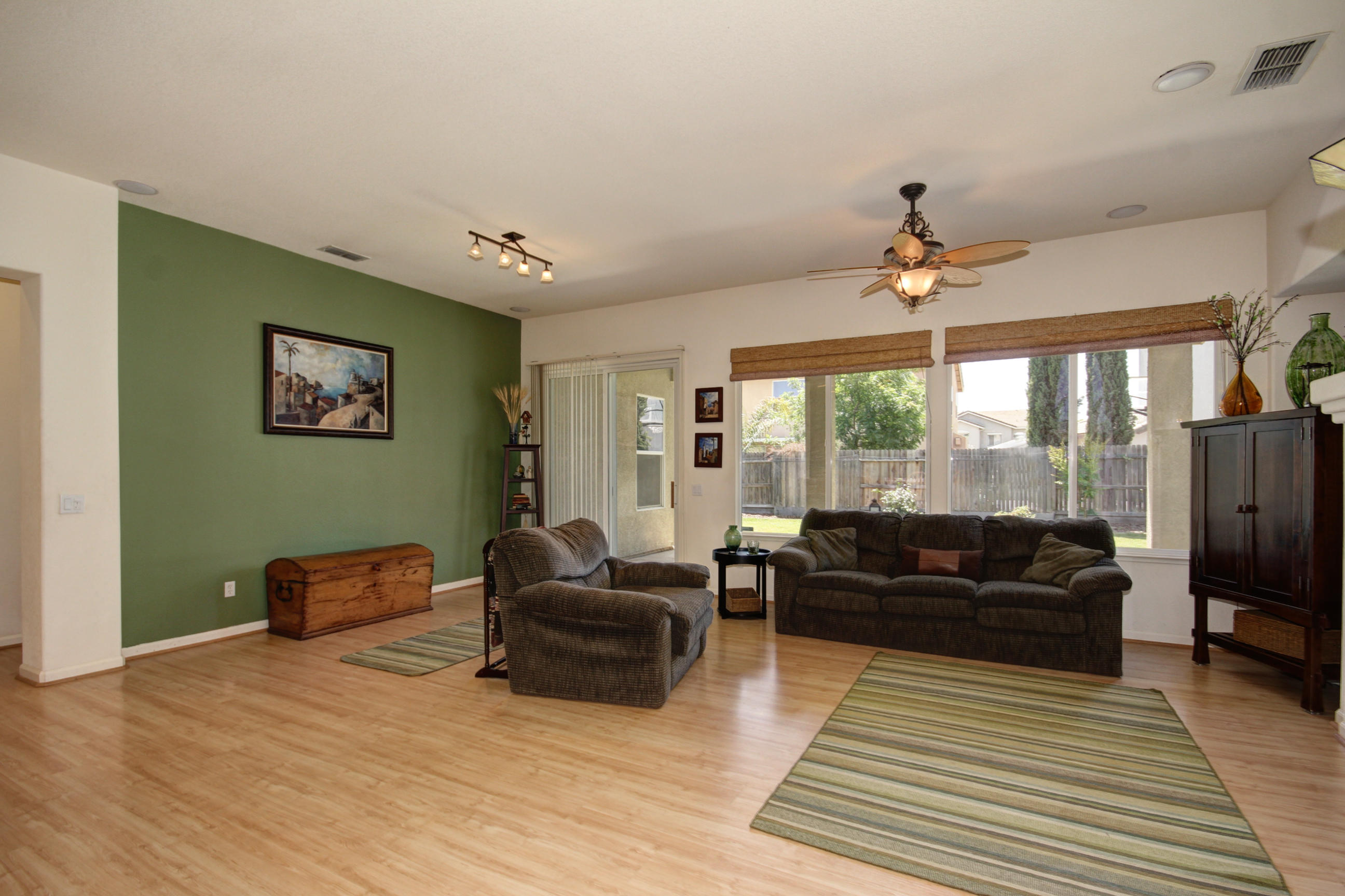 Dunnigan Realtors 4 Bedrooms, Single Family Home, Sold Listings, Prairie Dunes Way, 2 Bathrooms, Listing ID 1084, Sacramento, Sacramento, California, United States, 95829,