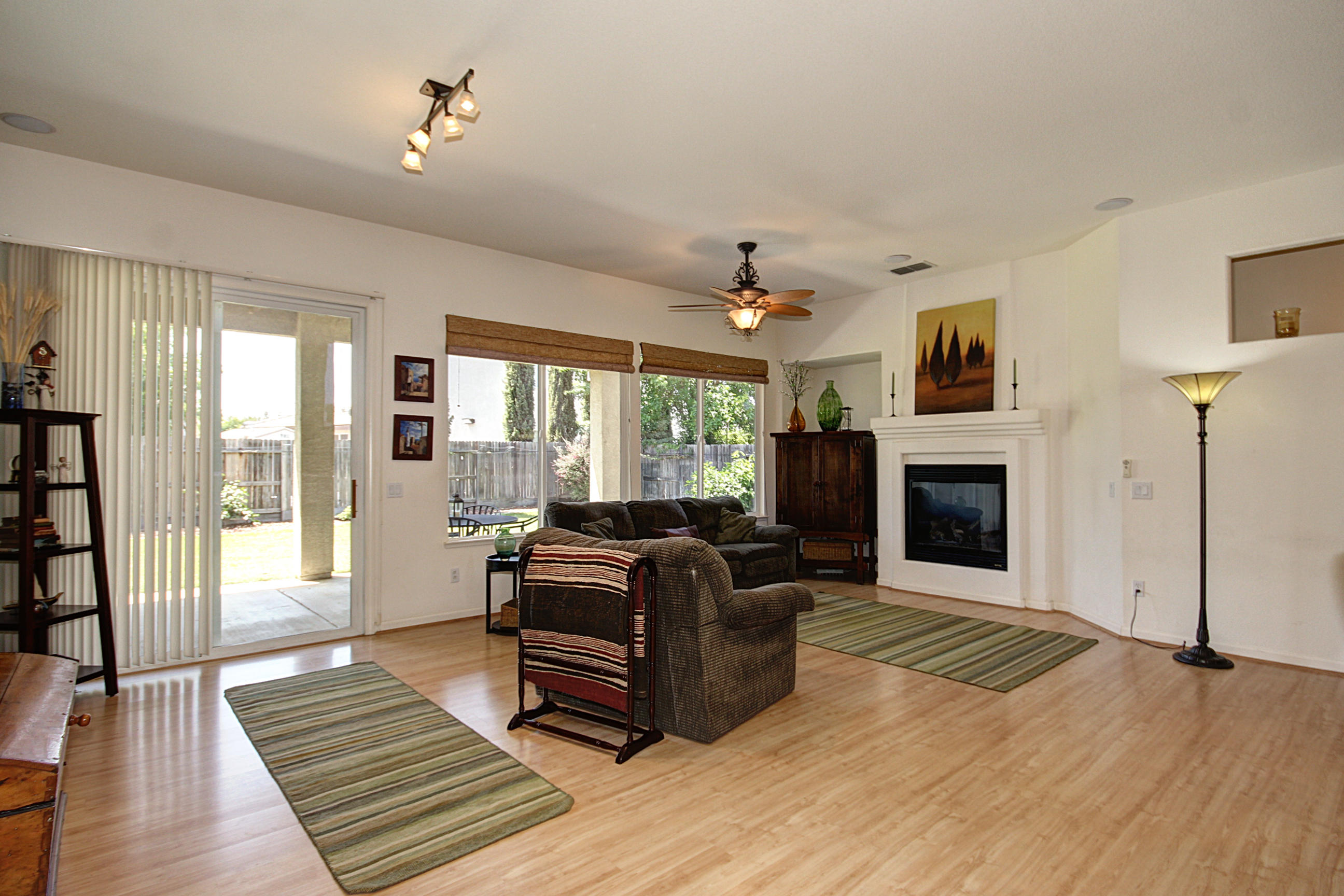Dunnigan Realtors 4 Bedrooms, Single Family Home, Sold Listings, Prairie Dunes Way, 2 Bathrooms, Listing ID 1084, Sacramento, Sacramento, California, United States, 95829,