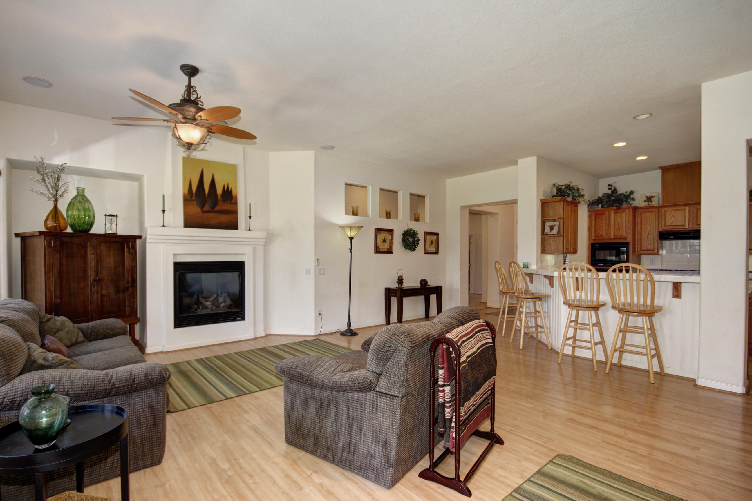 Dunnigan Realtors 4 Bedrooms, Single Family Home, Sold Listings, Prairie Dunes Way, 2 Bathrooms, Listing ID 1084, Sacramento, Sacramento, California, United States, 95829,