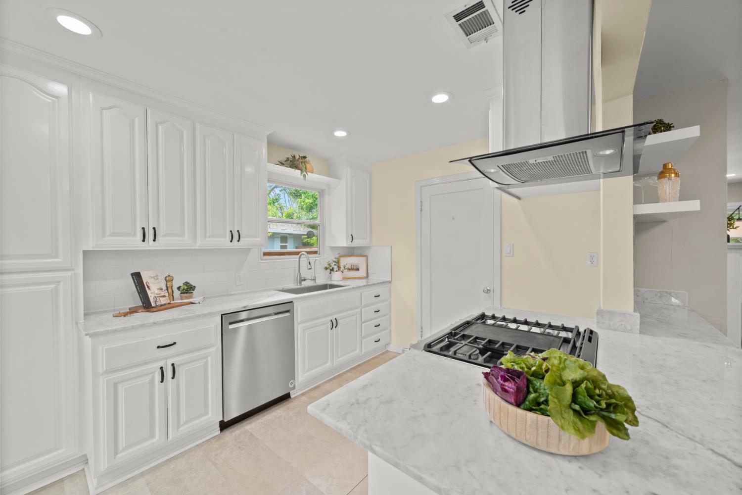 Active, 3 Bedrooms, 2 Bathrooms, Single Family Home, East Sacramento & Vicinity, 36 Lupine Way, Sacramento, CA 95819-1920, Beth Christensen, Dunnigan Realtors, Top Agent Active, 3 Bedrooms, 2 Bathrooms, Single Family Home, East Sacramento & Vicinity, 36 Lupine Way, Sacramento, CA 95819-1920, Beth Christensen, Dunnigan Realtors, Top Agent