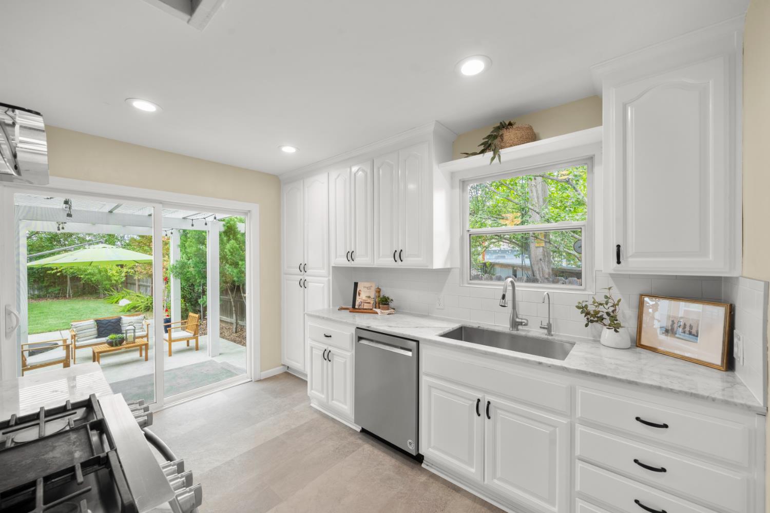 Active, 3 Bedrooms, 2 Bathrooms, Single Family Home, East Sacramento & Vicinity, 36 Lupine Way, Sacramento, CA 95819-1920, Beth Christensen, Dunnigan Realtors, Top Agent Active, 3 Bedrooms, 2 Bathrooms, Single Family Home, East Sacramento & Vicinity, 36 Lupine Way, Sacramento, CA 95819-1920, Beth Christensen, Dunnigan Realtors, Top Agent