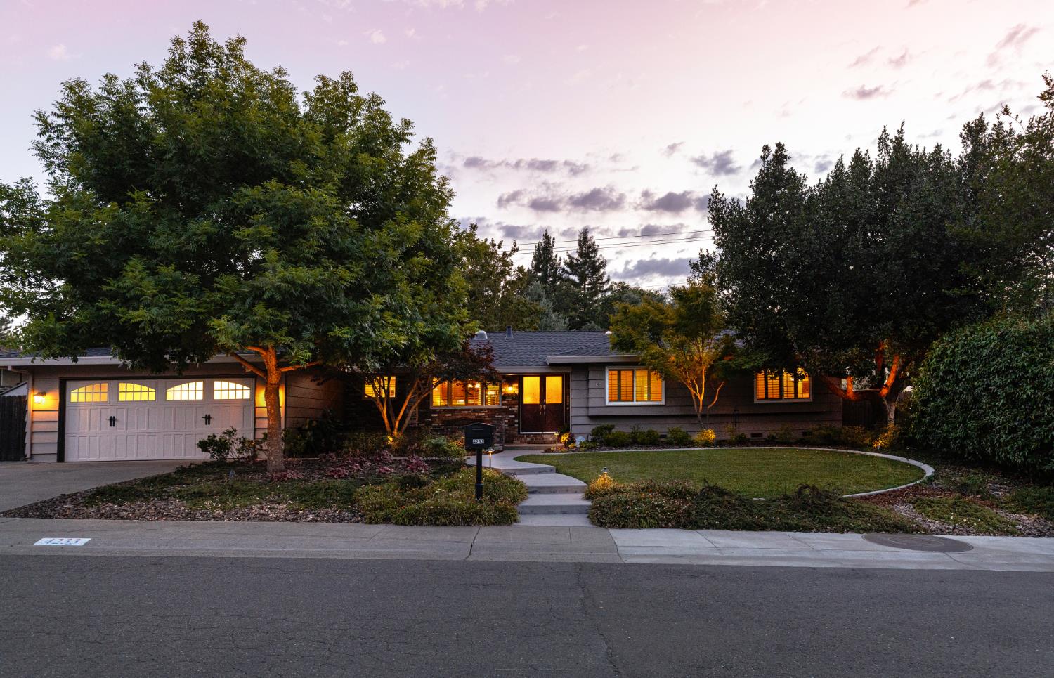 Sold, 3 Bedrooms, 2 Bathrooms, Single Family Home, Sacto Arden/Arcade Creek/Vicinity, 4233 Bonnie Jean Way, Sacramento, CA 95821-3003, Beth Christensen, Dunnigan Realtors, Top Agent