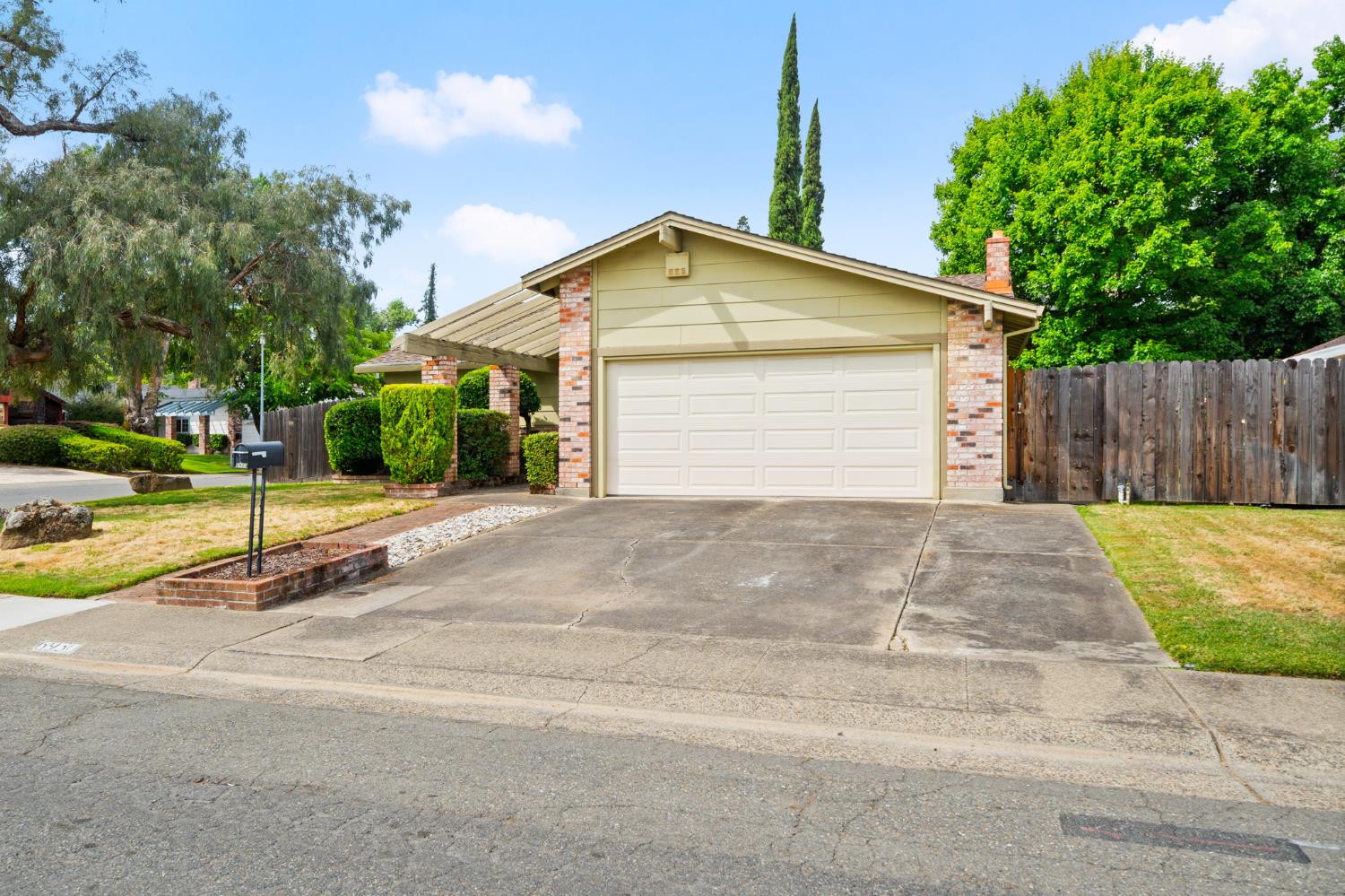 Sold, 3 Bedrooms, 2 Bathrooms, Single Family Home, Citrus Heights, 6930 Cobblestone Way, Citrus Heights, CA 95621-2831, Beth Christensen, Dunnigan Realtors, Top Agent Sold, 3 Bedrooms, 2 Bathrooms, Single Family Home, Citrus Heights, 6930 Cobblestone Way, Citrus Heights, CA 95621-2831, Beth Christensen, Dunnigan Realtors, Top Agent