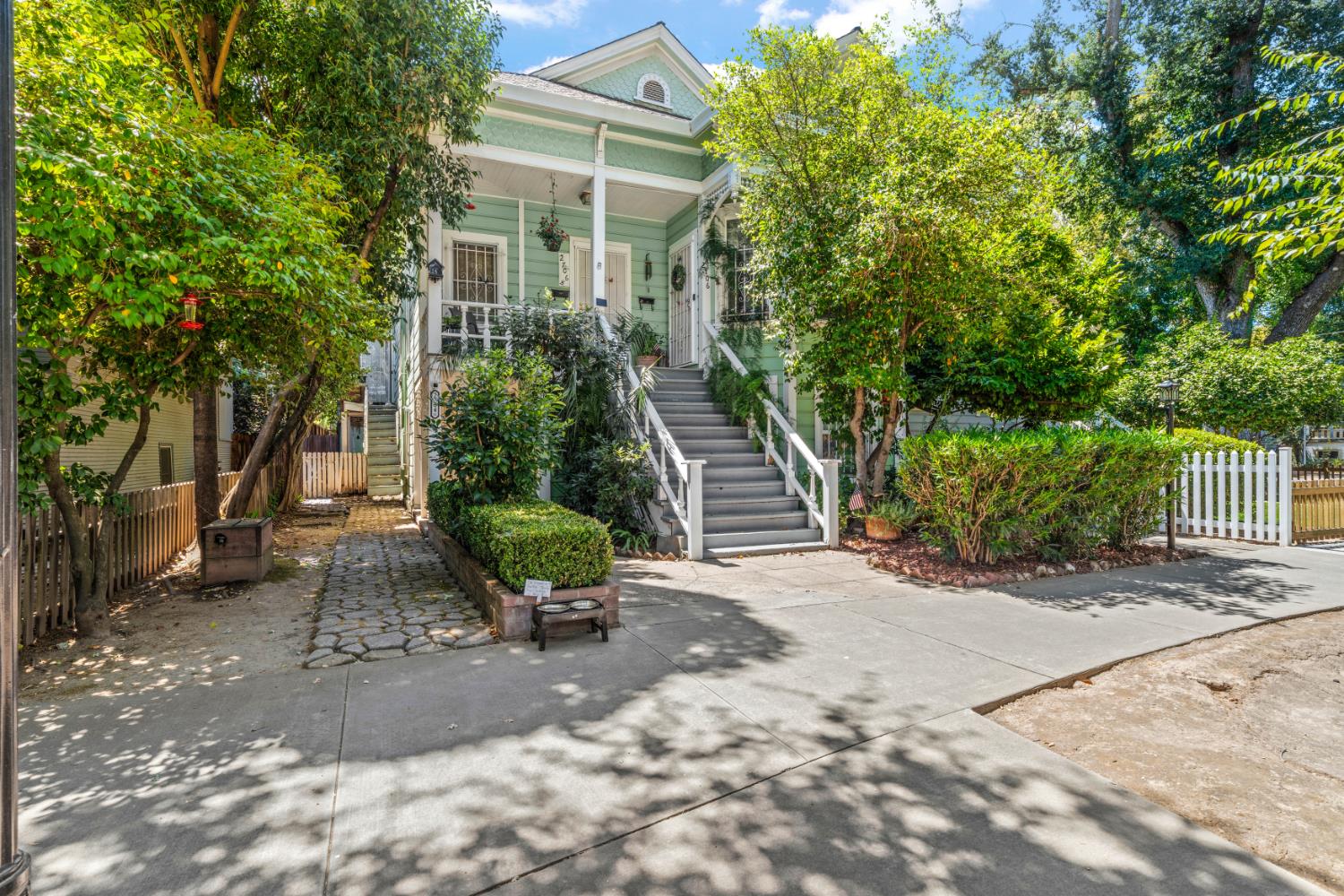 Active, 4 Bedrooms, 4 Bathrooms, Single Family Home, Sacramento Downtown/Midtown, 2706 F St, Sacramento, CA 95816-3716, Beth Christensen, Dunnigan Realtors, Top Agent