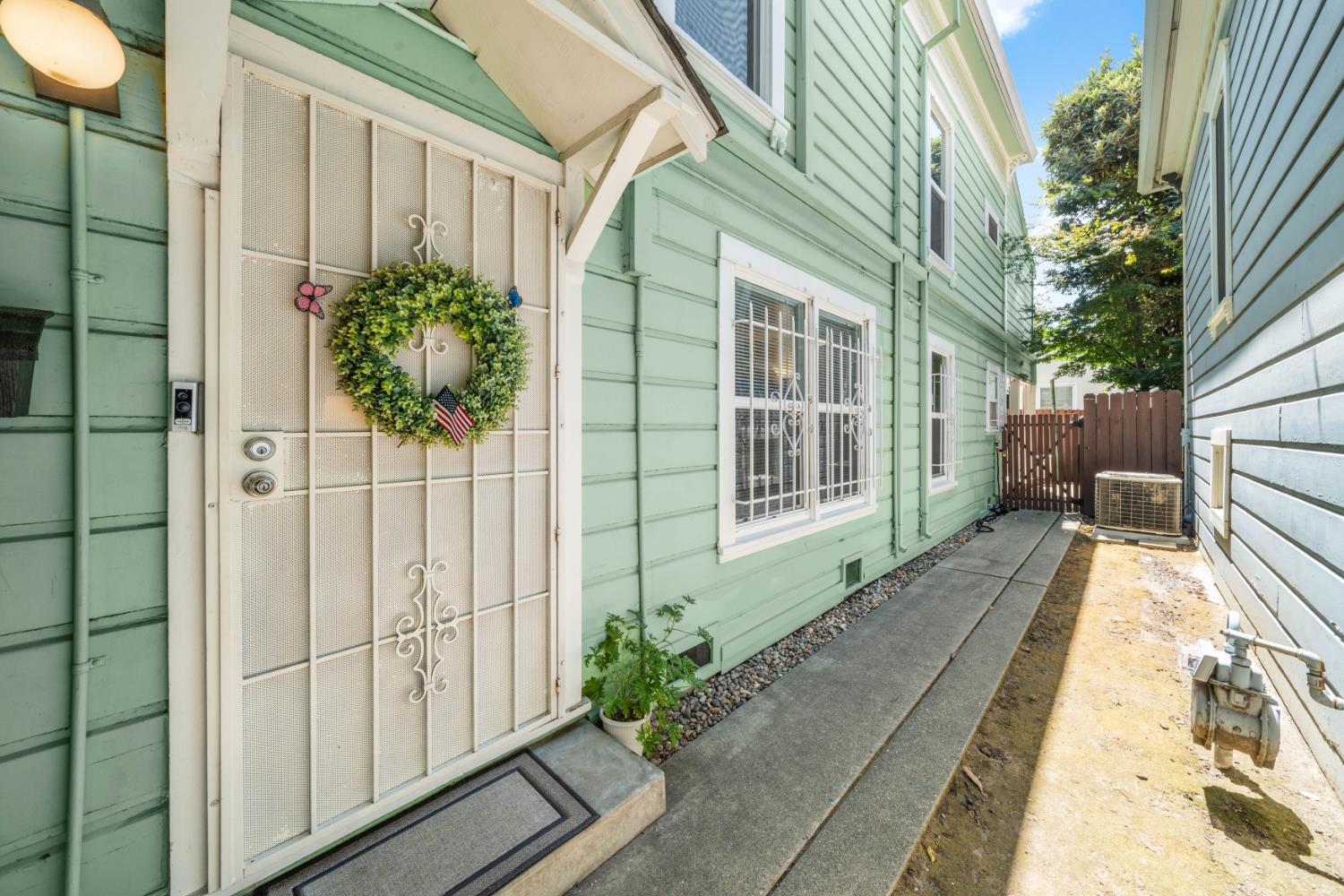 Active, 4 Bedrooms, 4 Bathrooms, Single Family Home, Sacramento Downtown/Midtown, 2706 F St, Sacramento, CA 95816-3716, Beth Christensen, Dunnigan Realtors, Top Agent