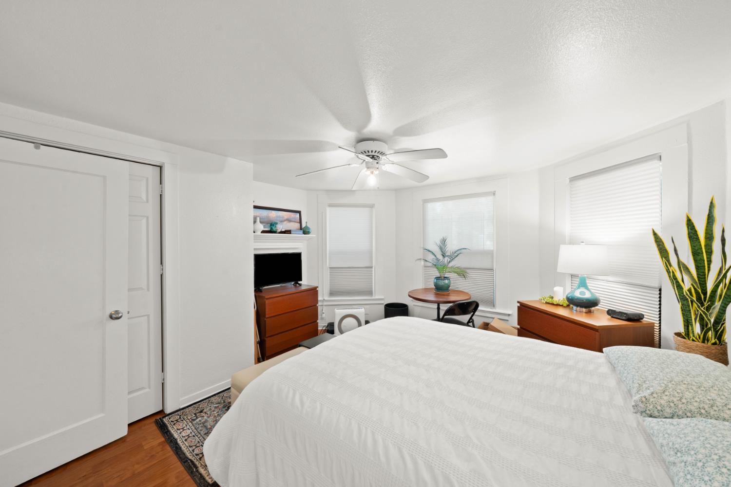 Active, 4 Bedrooms, 4 Bathrooms, Single Family Home, Sacramento Downtown/Midtown, 2706 F St, Sacramento, CA 95816-3716, Beth Christensen, Dunnigan Realtors, Top Agent