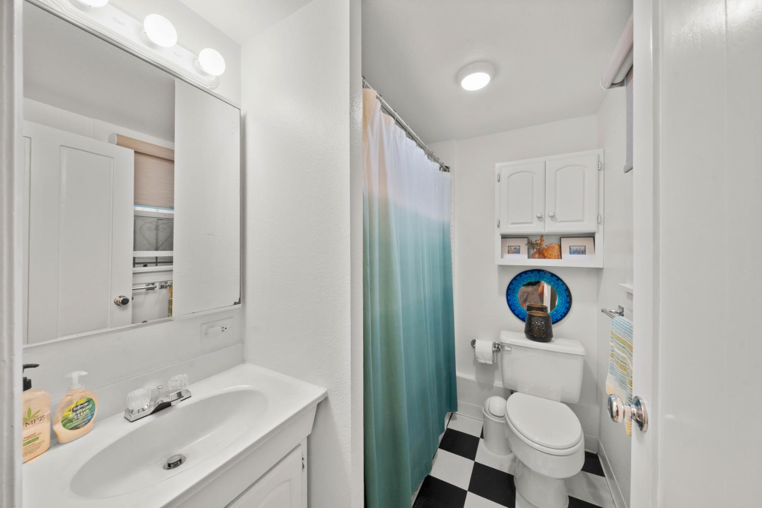 Active, 4 Bedrooms, 4 Bathrooms, Single Family Home, Sacramento Downtown/Midtown, 2706 F St, Sacramento, CA 95816-3716, Beth Christensen, Dunnigan Realtors, Top Agent
