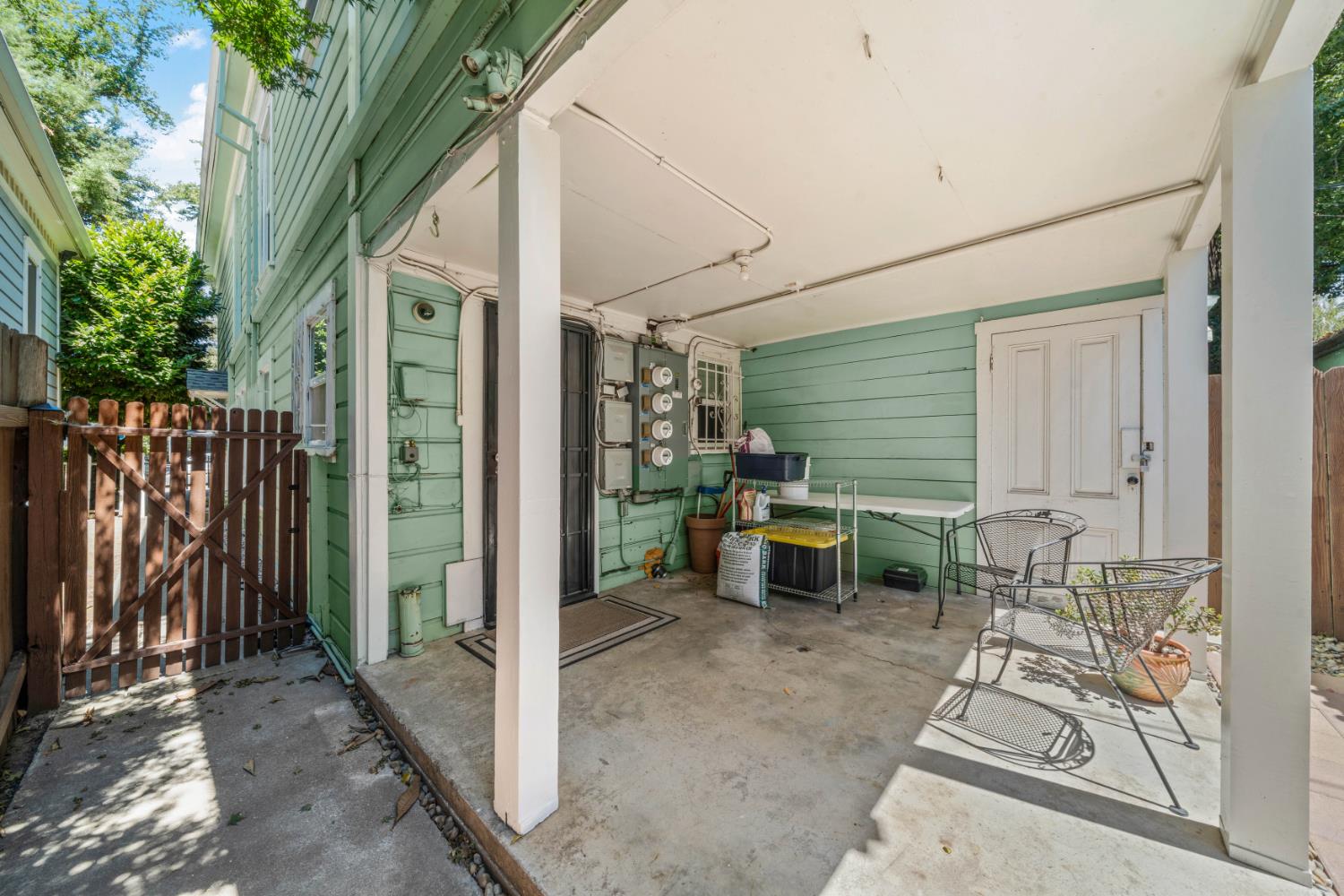 Active, 4 Bedrooms, 4 Bathrooms, Single Family Home, Sacramento Downtown/Midtown, 2706 F St, Sacramento, CA 95816-3716, Beth Christensen, Dunnigan Realtors, Top Agent