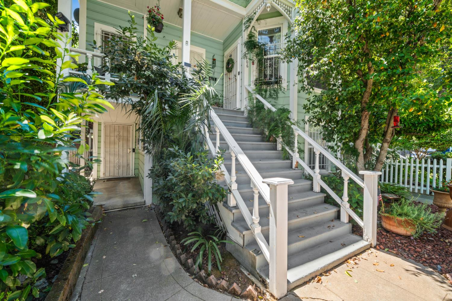 Active, 4 Bedrooms, 4 Bathrooms, Single Family Home, Sacramento Downtown/Midtown, 2706 F St, Sacramento, CA 95816-3716, Beth Christensen, Dunnigan Realtors, Top Agent