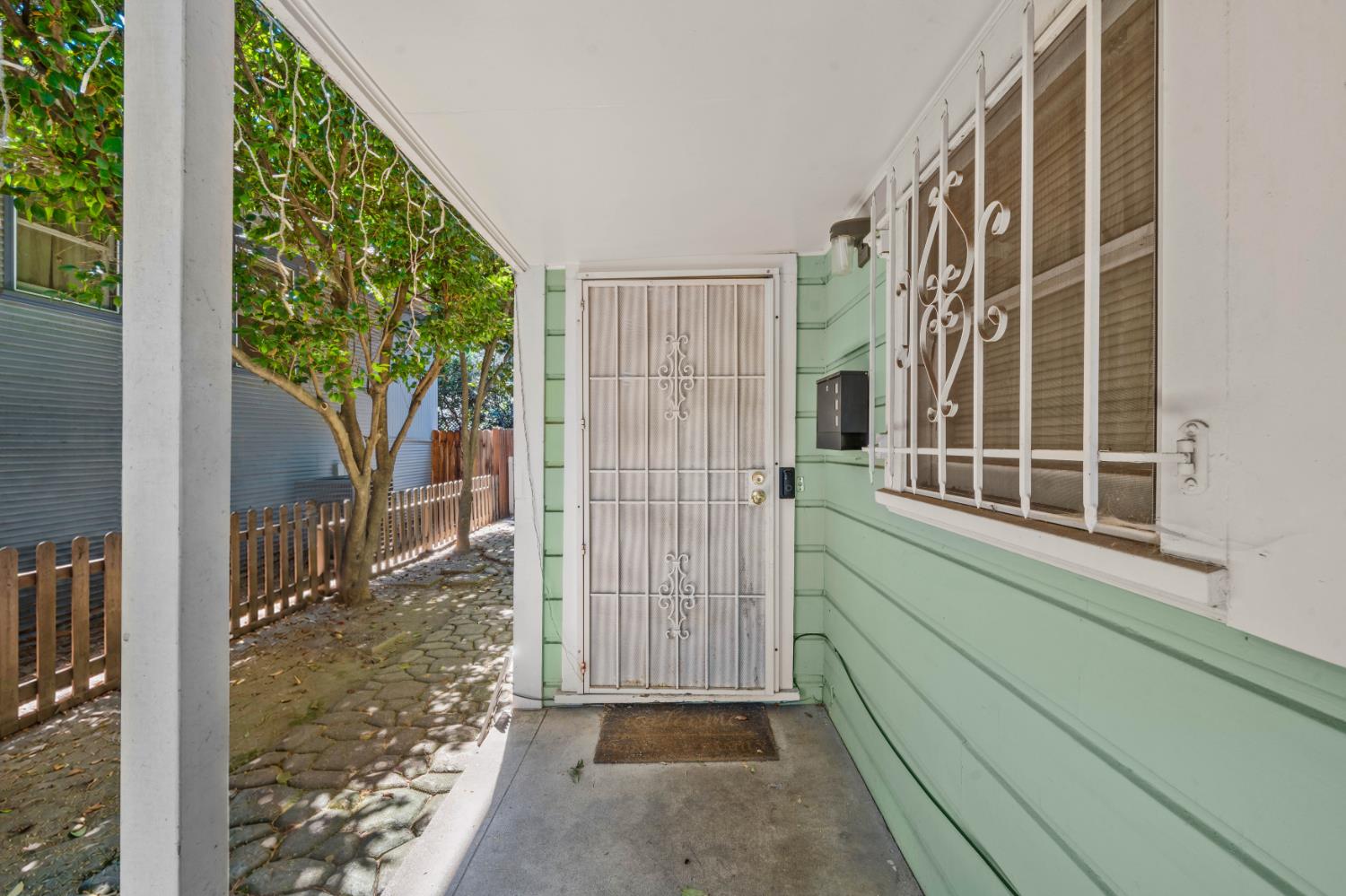 Active, 4 Bedrooms, 4 Bathrooms, Single Family Home, Sacramento Downtown/Midtown, 2706 F St, Sacramento, CA 95816-3716, Beth Christensen, Dunnigan Realtors, Top Agent