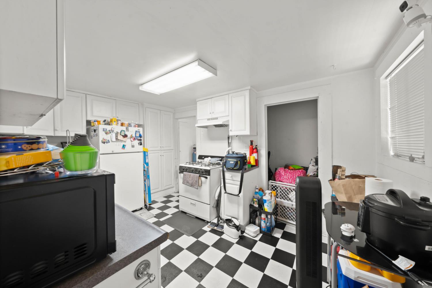 Active, 4 Bedrooms, 4 Bathrooms, Single Family Home, Sacramento Downtown/Midtown, 2706 F St, Sacramento, CA 95816-3716, Beth Christensen, Dunnigan Realtors, Top Agent