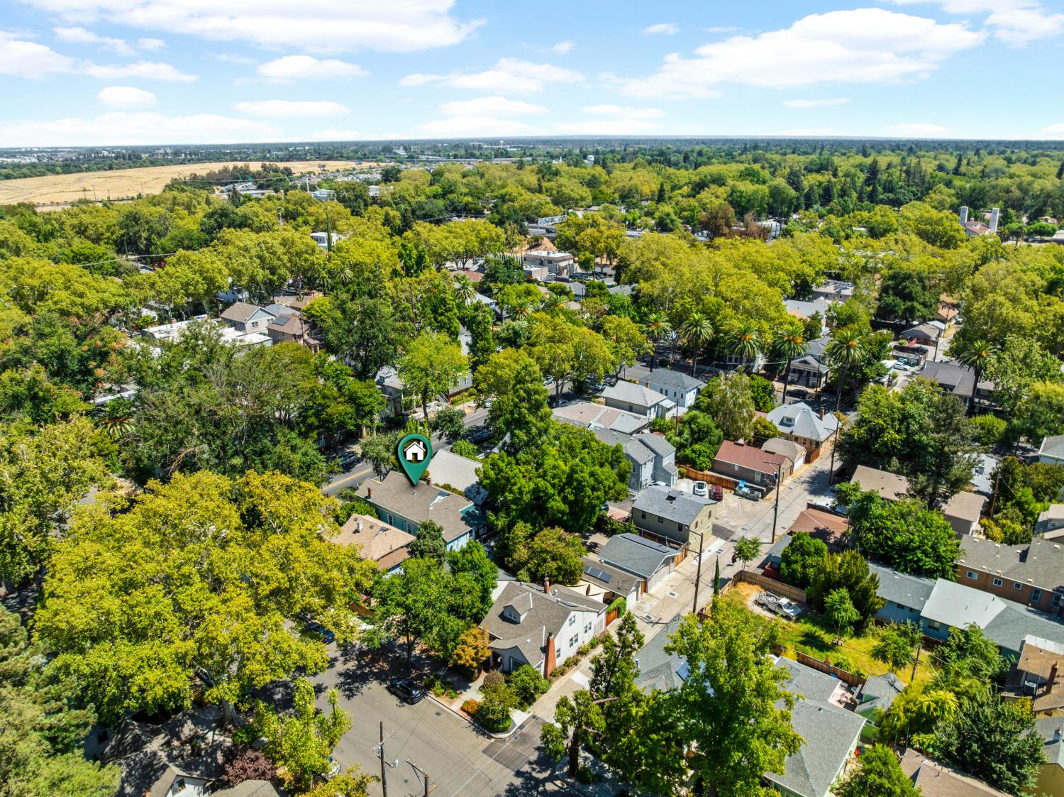 Active, 4 Bedrooms, 4 Bathrooms, Single Family Home, Sacramento Downtown/Midtown, 2706 F St, Sacramento, CA 95816-3716, Beth Christensen, Dunnigan Realtors, Top Agent