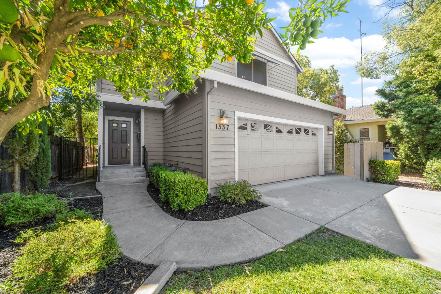 Active, 3 Bedrooms, 2 Bathrooms, Single Family Home, East Sacramento & Vicinity, 1557 48th St, Sacramento, CA 95819-4417, Beth Christensen, Dunnigan Realtors, Top Agent