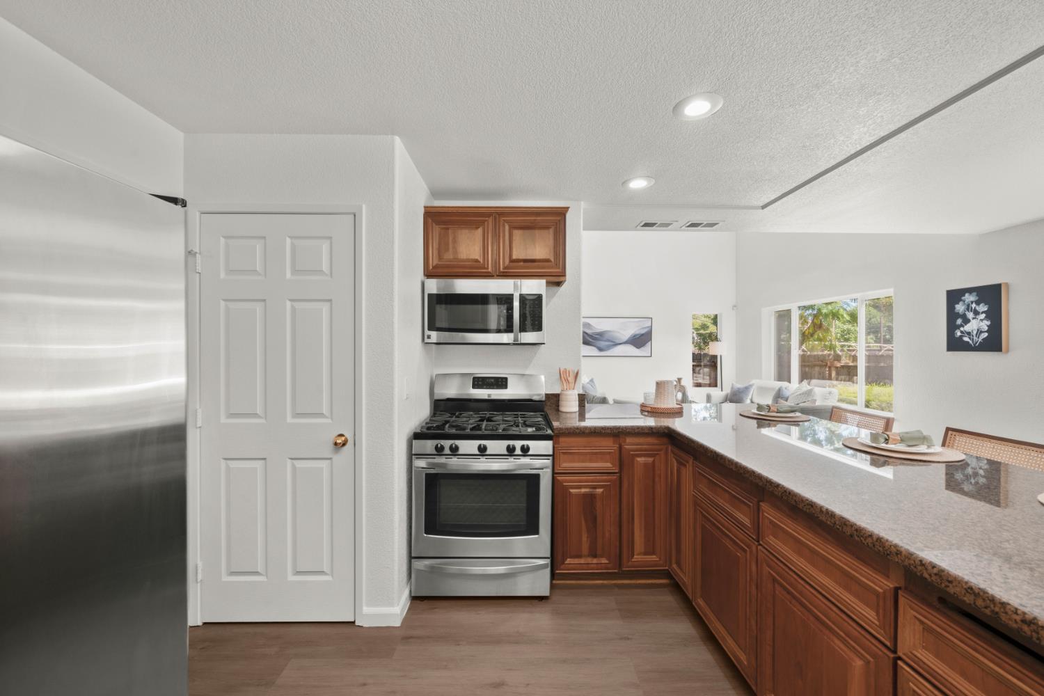 Active, 3 Bedrooms, 2 Bathrooms, Single Family Home, East Sacramento & Vicinity, 1557 48th St, Sacramento, CA 95819-4417, Beth Christensen, Dunnigan Realtors, Top Agent