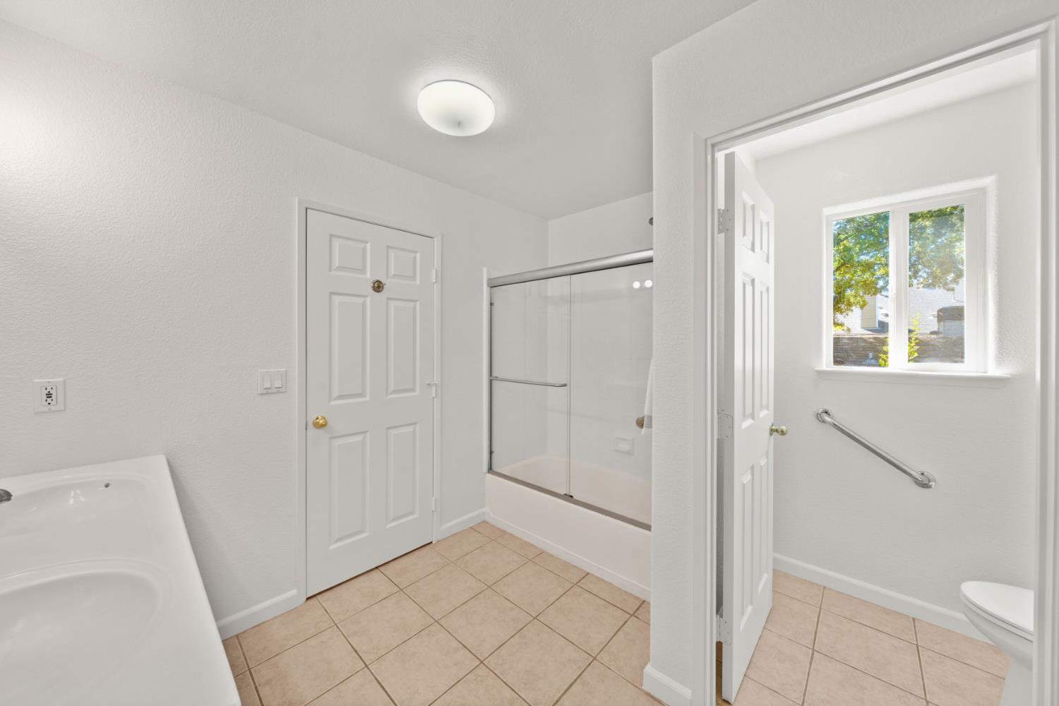 Active, 3 Bedrooms, 2 Bathrooms, Single Family Home, East Sacramento & Vicinity, 1557 48th St, Sacramento, CA 95819-4417, Beth Christensen, Dunnigan Realtors, Top Agent