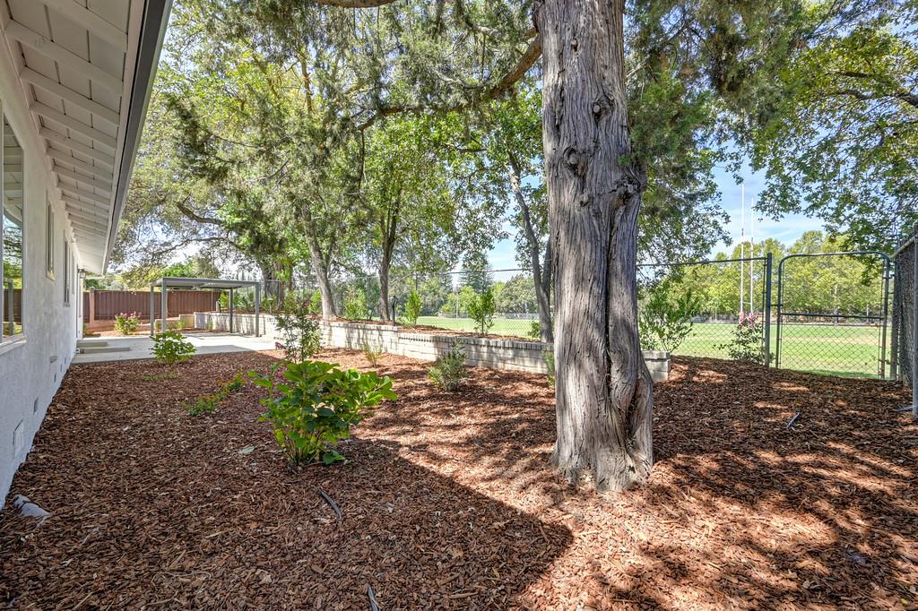 Pending, 4 Bedrooms, 3 Bathrooms, Single Family Home, Sacto Arden/Arcade Creek/Vicinity, 832 Piccadilly Cir, Sacramento, CA 95864-6123, Beth Christensen, Dunnigan Realtors, Top Agent