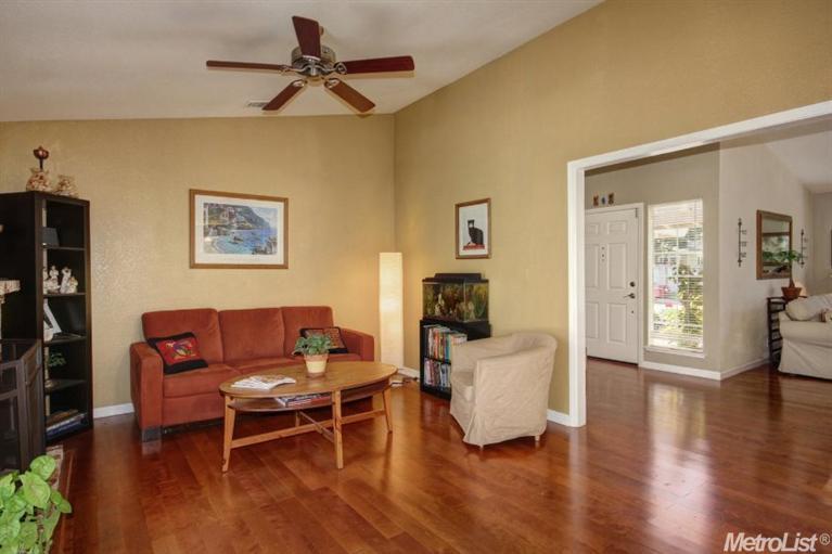 Dunnigan Realtors 4 Bedrooms, Single Family Home, Sold Listings, Laguna Villa Way, 2 Bathrooms, Listing ID 1093, Elk Grove , Sacramento, California, United States, 95758,